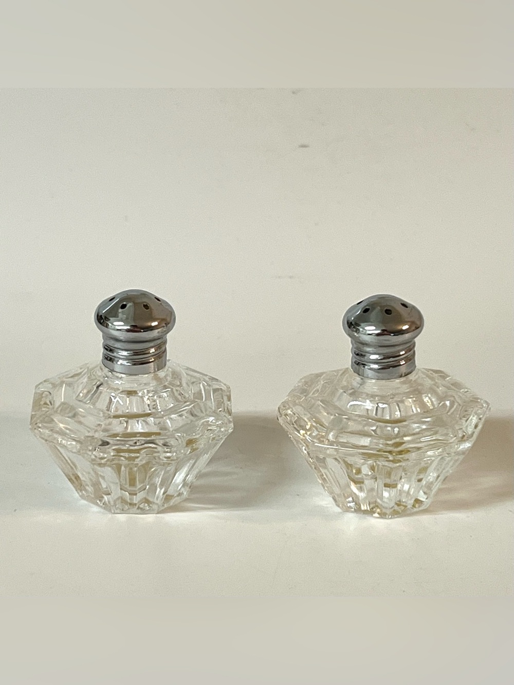 VTG I.W. Rice & Co Clear Glass Set Salt & Pepper Shakers Metal Lids 1.8 in
